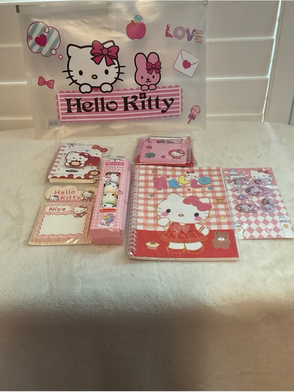 Hello Kitty Pink Red Stationery Set - Picture 1 of 4